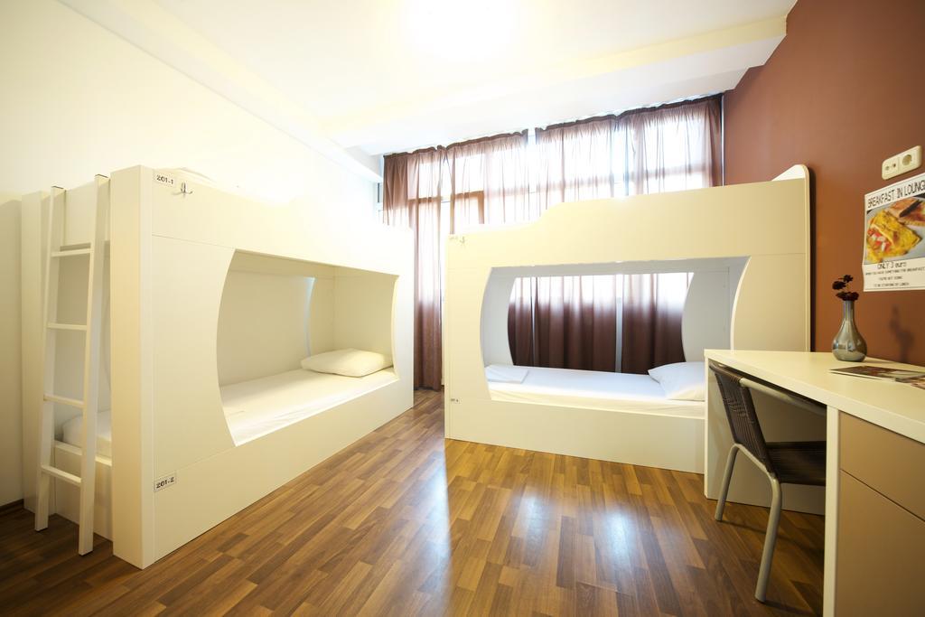 Vierpersoonskamer met Eigen Badkamer
