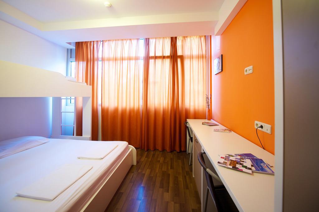 Driepersoonskamer met Eigen Badkamer